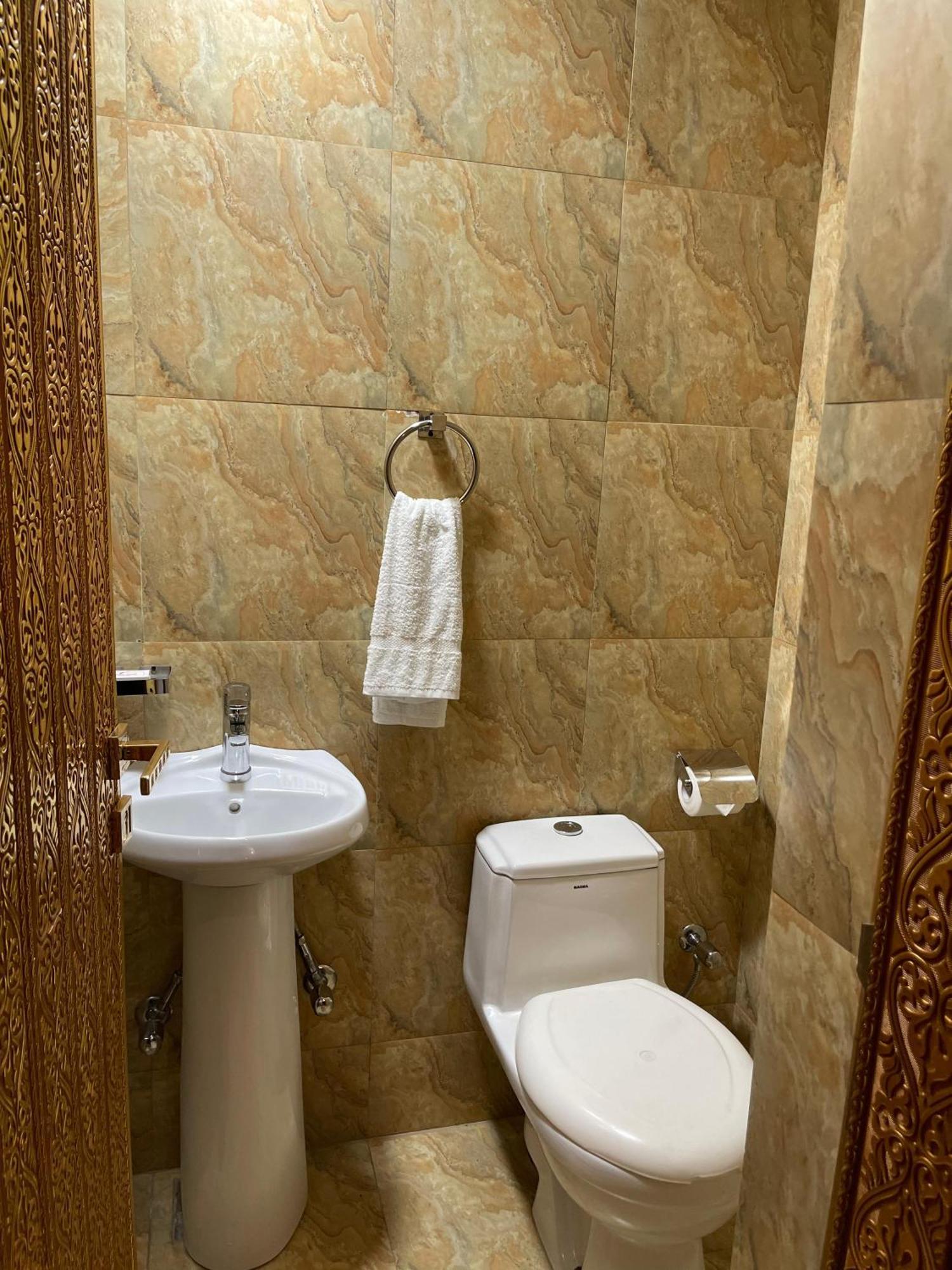 Indus Hotel ハイデラバード エクステリア 写真