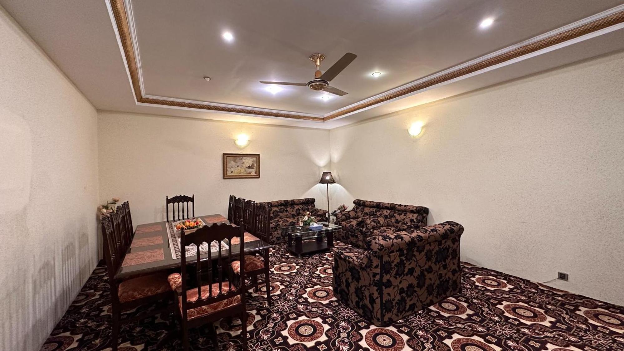 Indus Hotel ハイデラバード エクステリア 写真