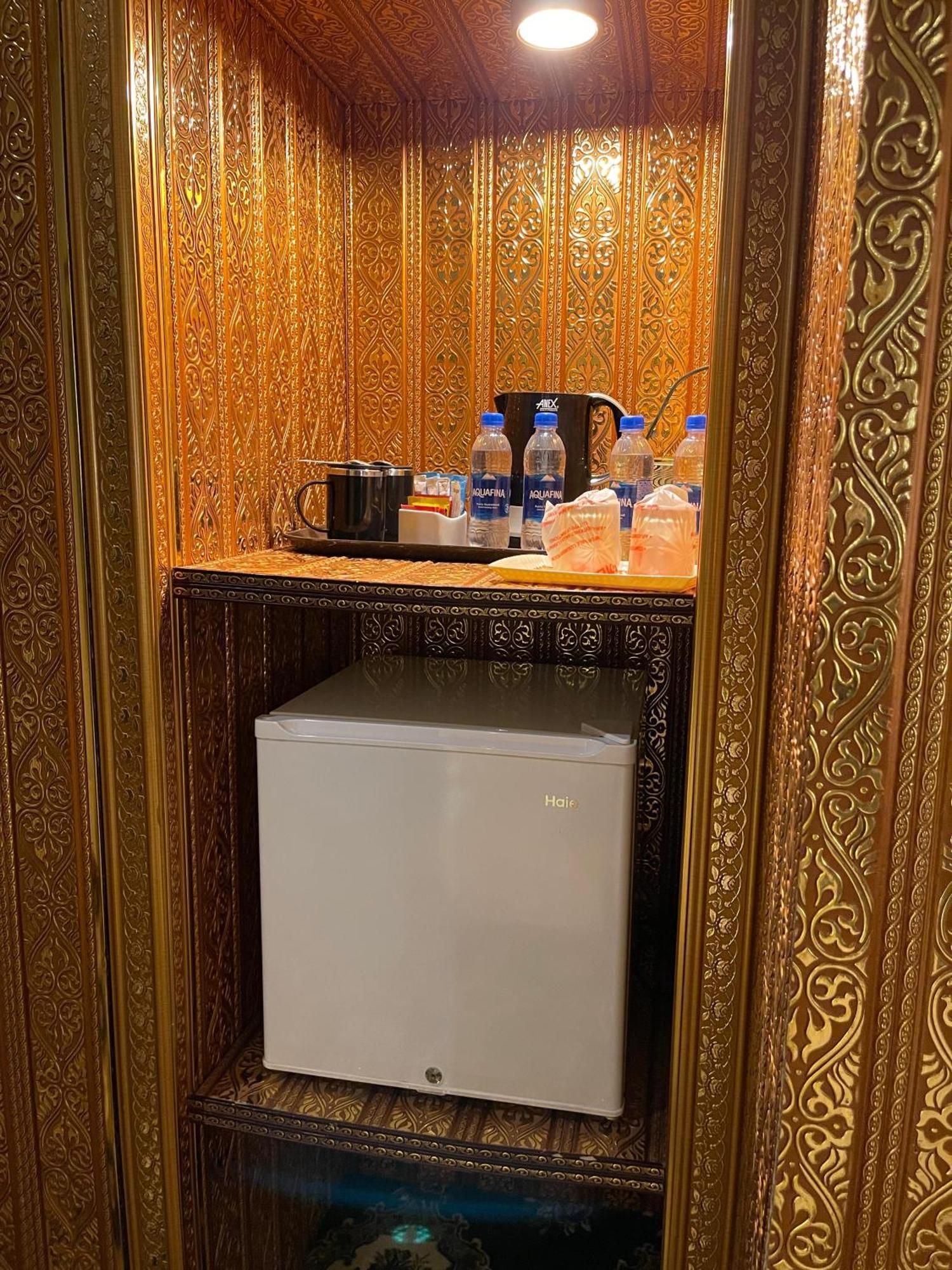 Indus Hotel ハイデラバード エクステリア 写真