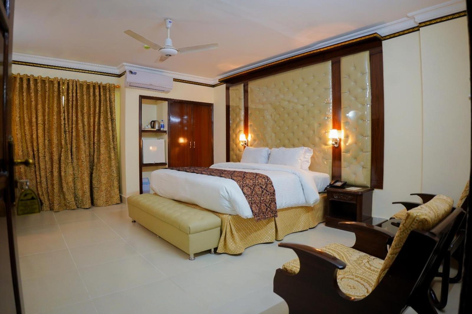 Indus Hotel ハイデラバード エクステリア 写真