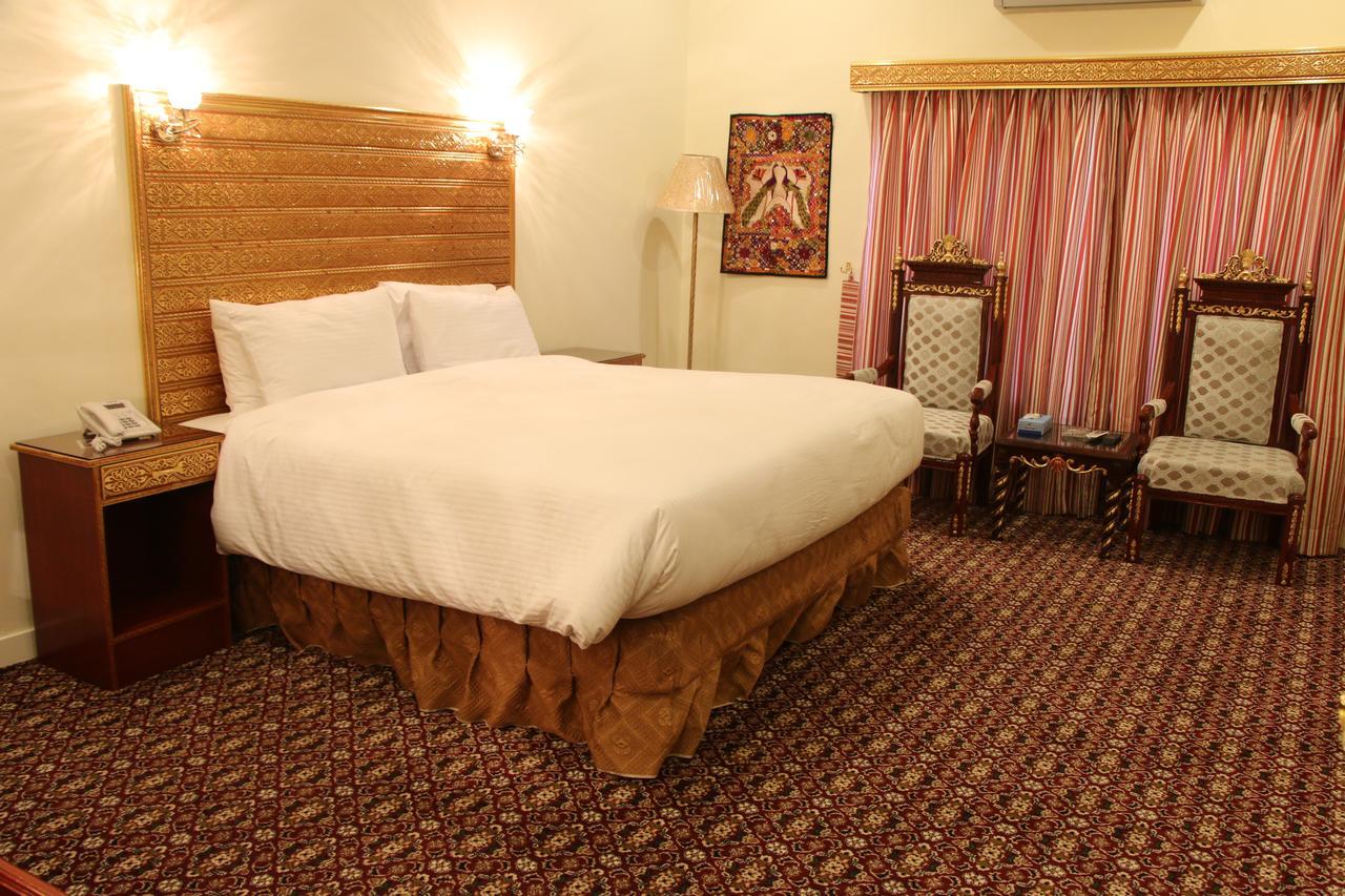 Indus Hotel ハイデラバード エクステリア 写真