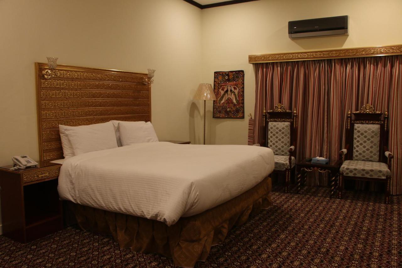Indus Hotel ハイデラバード エクステリア 写真