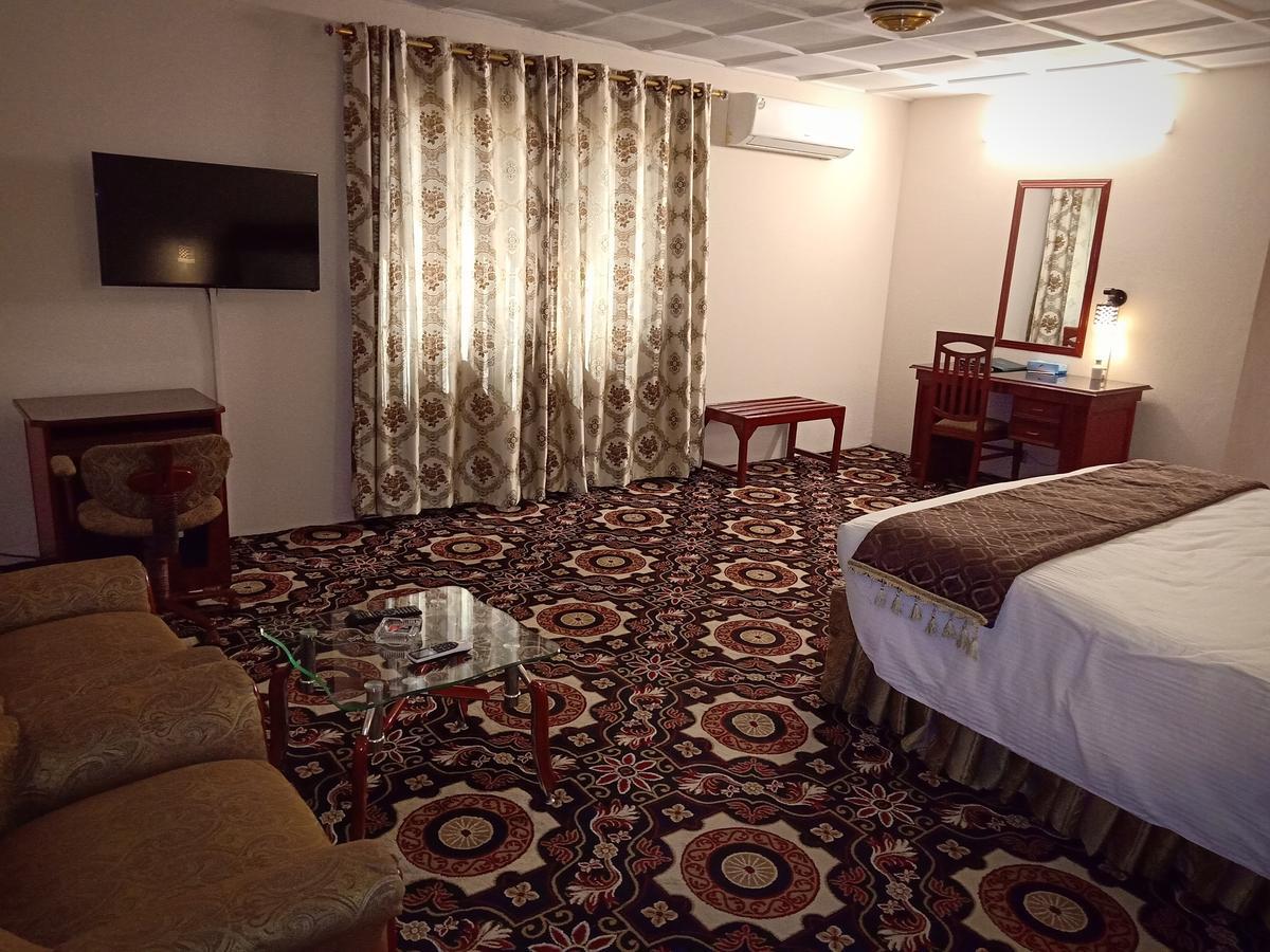 Indus Hotel ハイデラバード エクステリア 写真
