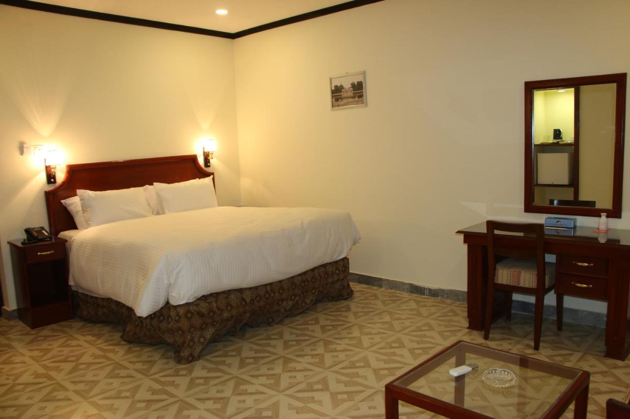 Indus Hotel ハイデラバード エクステリア 写真